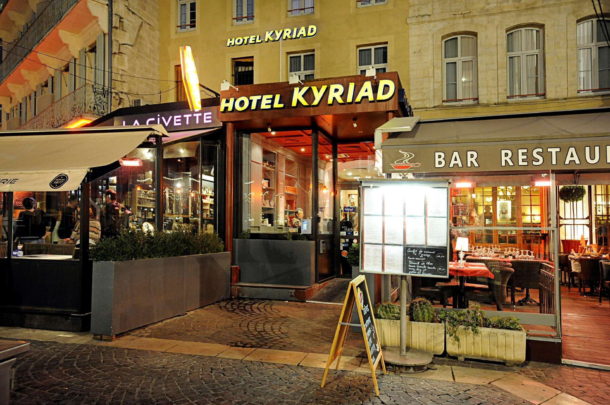 Kyriad Avignon - Palais Des Papes Exterior foto