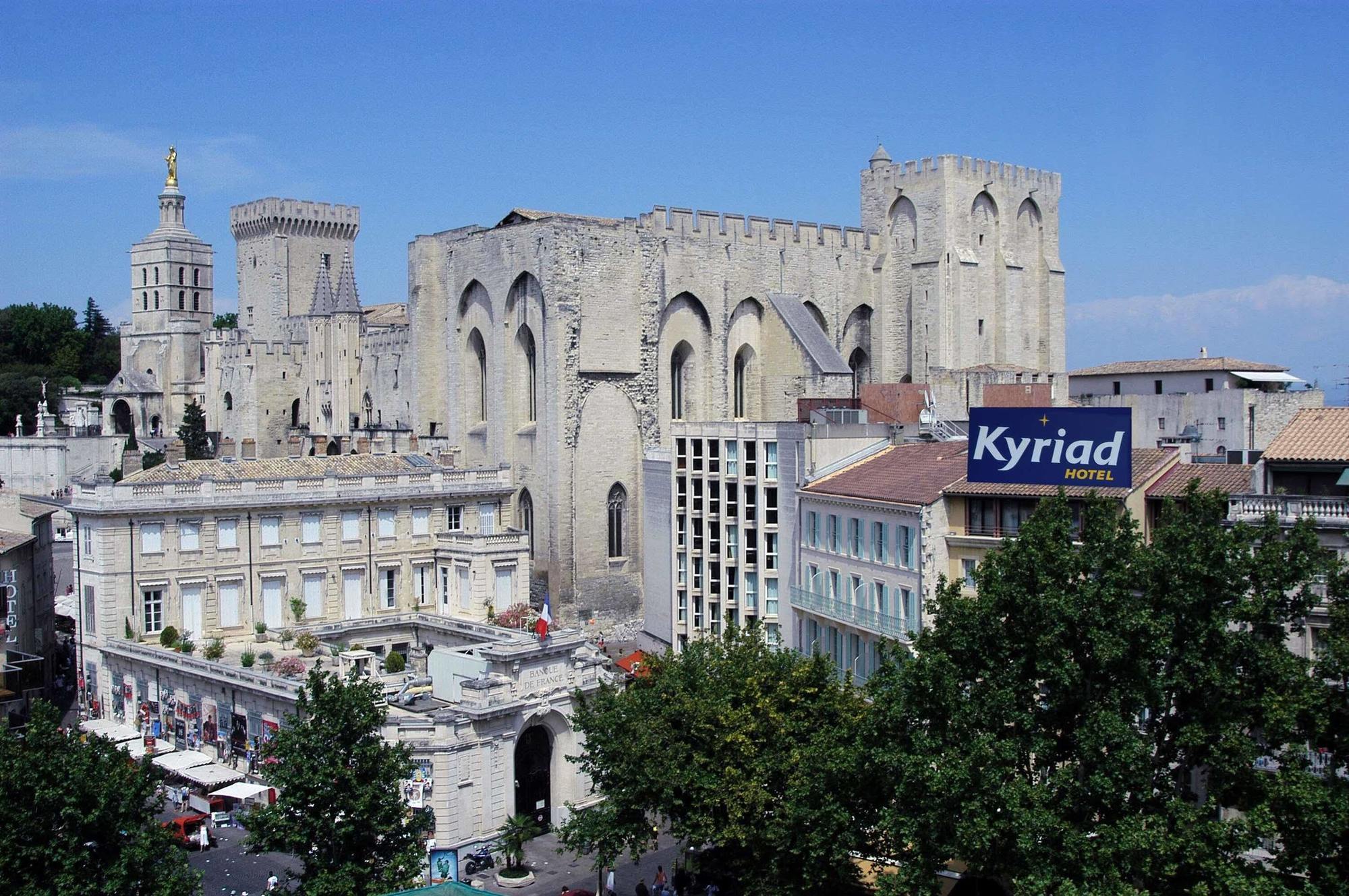 Kyriad Avignon - Palais Des Papes Exterior foto